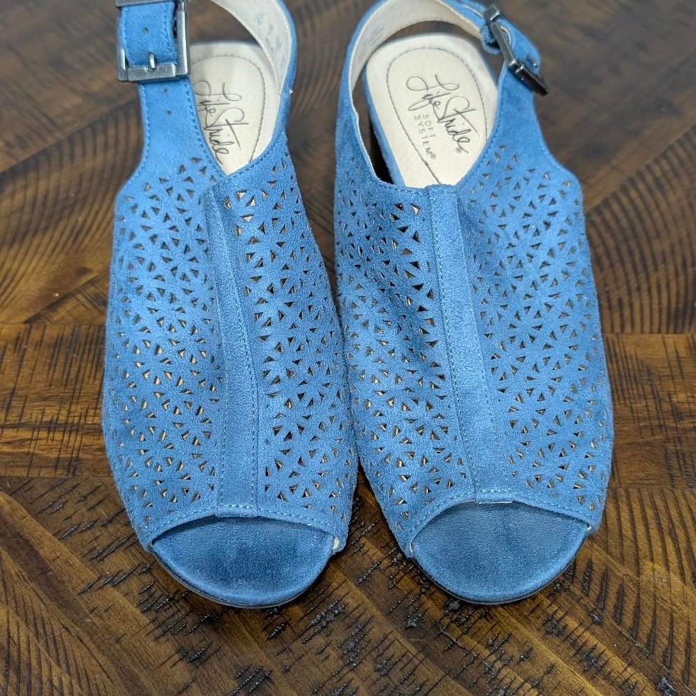 Life Stride blue suede prep toe heels